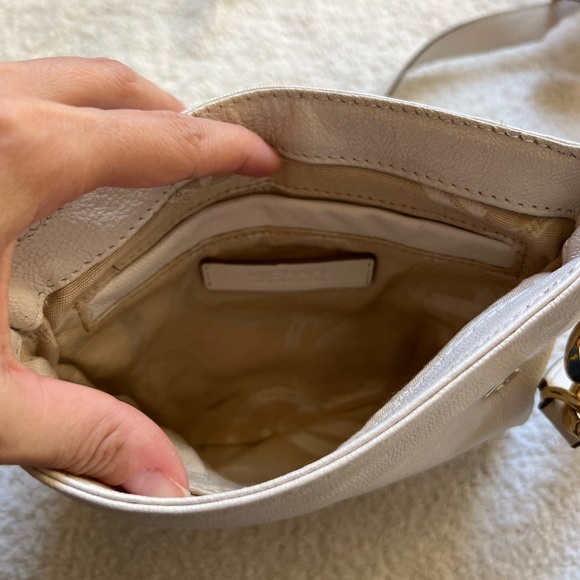 Michael Kors Off White Leather Cut Out Flap Shoulder Bag - Picture 9 of 14